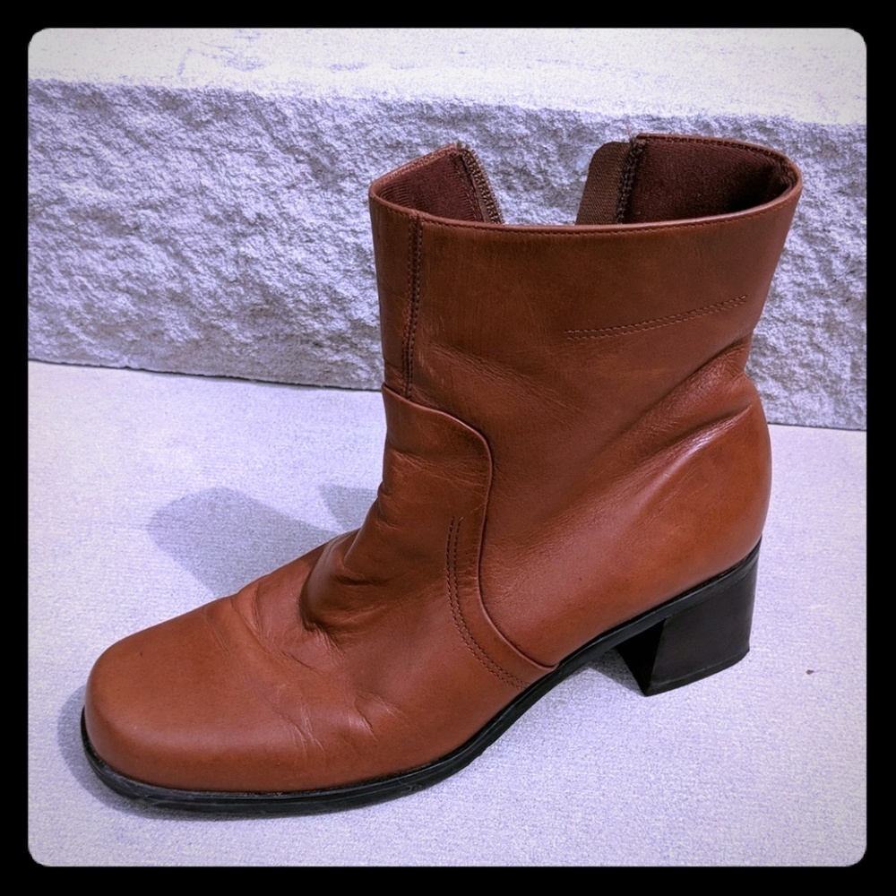 Naturalizer rust orange soft leather ankle boots 8
